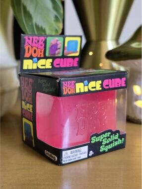 NIB Needoh Nice Cube - PINK